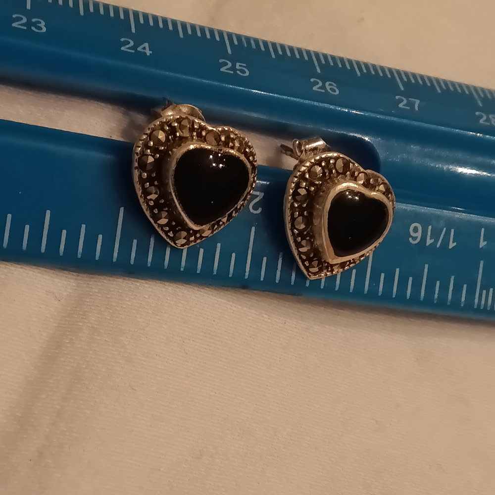 Elegant Black Heart Sterling Silver Stud Earrings Marcasite